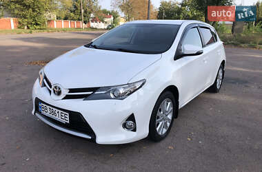 Хэтчбек Toyota Auris 2013 в Коростене