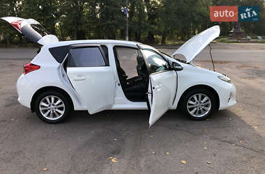 Хэтчбек Toyota Auris 2013 в Коростене