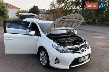 Хэтчбек Toyota Auris 2013 в Коростене