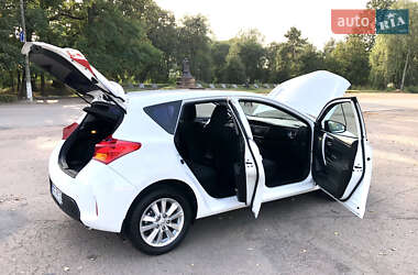 Хэтчбек Toyota Auris 2013 в Коростене