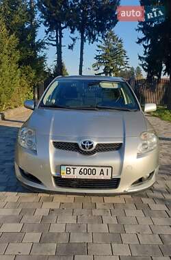 Хэтчбек Toyota Auris 2008 в Староконстантинове