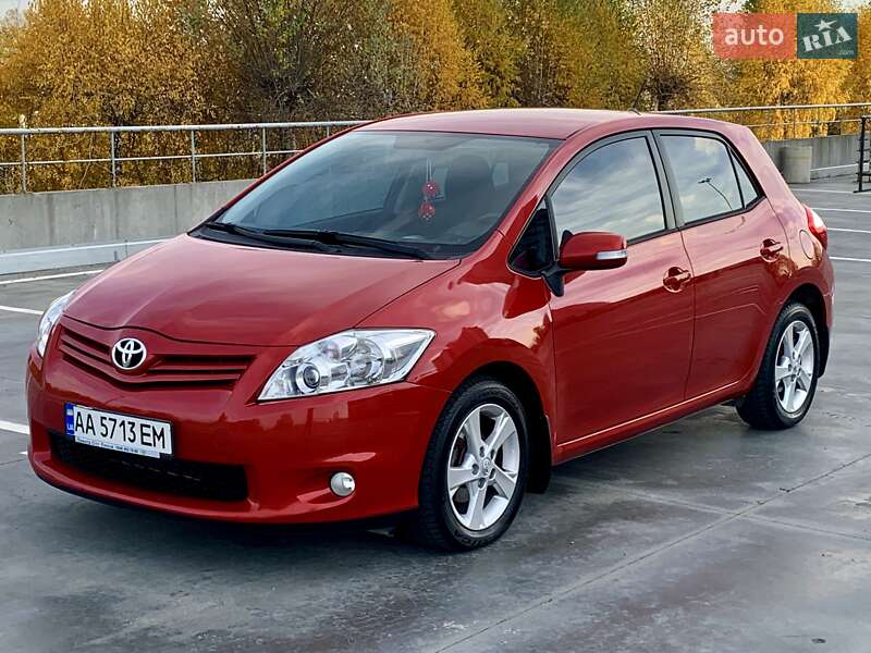 Хетчбек Toyota Auris 2011 в Києві