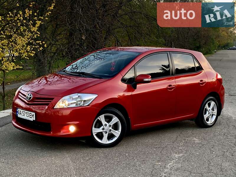 Хетчбек Toyota Auris 2011 в Києві