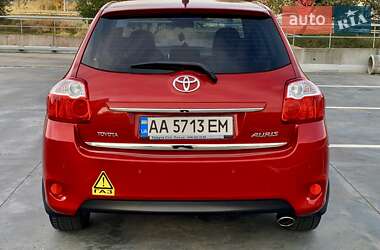 Хетчбек Toyota Auris 2011 в Києві