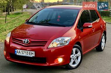 Хетчбек Toyota Auris 2011 в Києві