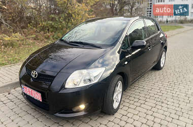 Хэтчбек Toyota Auris 2009 в Львове