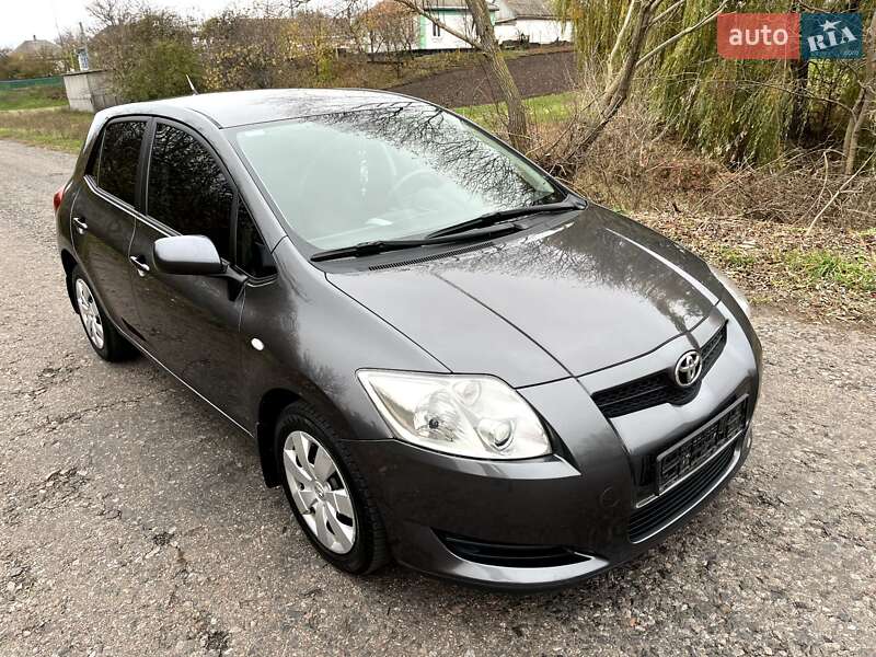 Хэтчбек Toyota Auris 2007 в Черкассах