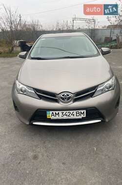 Хетчбек Toyota Auris 2013 в Звягелі