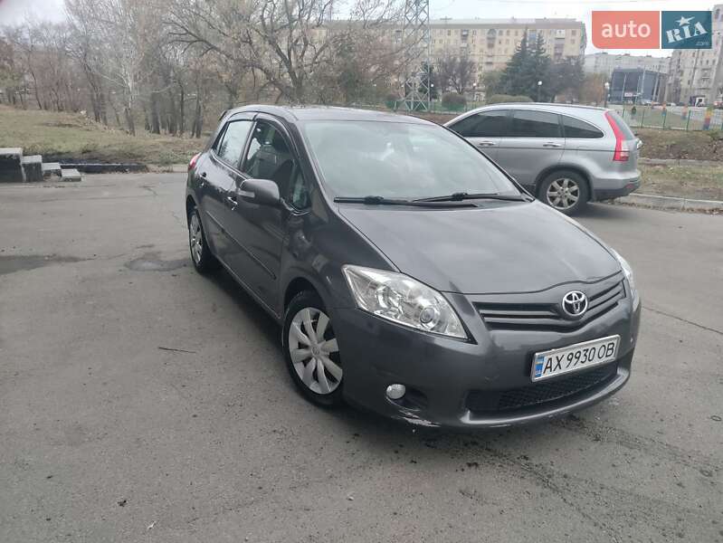 Хетчбек Toyota Auris 2010 в Харкові