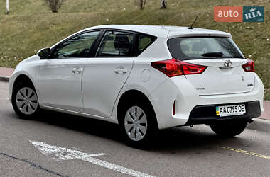 Хэтчбек Toyota Auris 2013 в Киеве