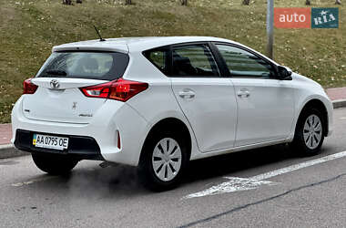 Хэтчбек Toyota Auris 2013 в Киеве