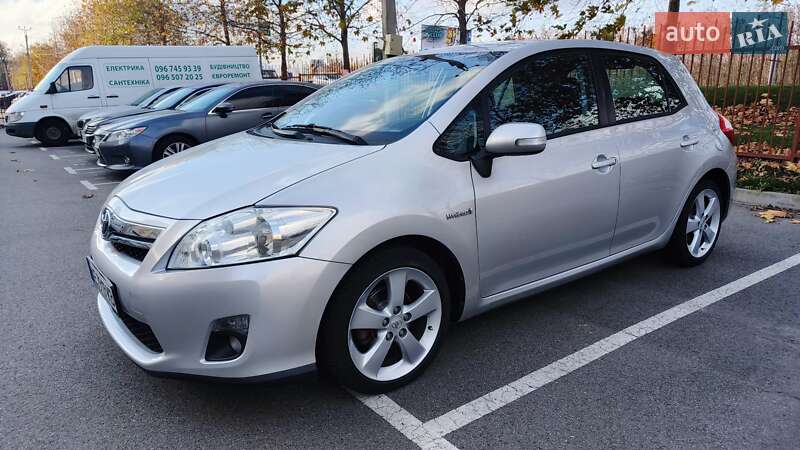 Хэтчбек Toyota Auris 2011 в Киеве