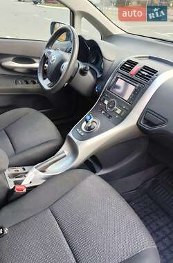 Хэтчбек Toyota Auris 2011 в Киеве