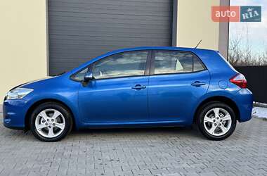 Хетчбек Toyota Auris 2011 в Стрию