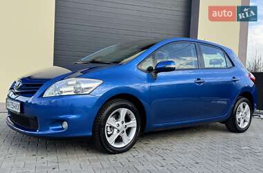 Хетчбек Toyota Auris 2011 в Стрию