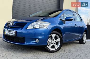 Хетчбек Toyota Auris 2011 в Стрию