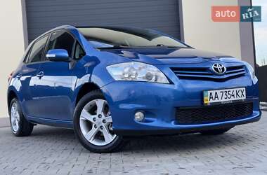 Хетчбек Toyota Auris 2011 в Стрию