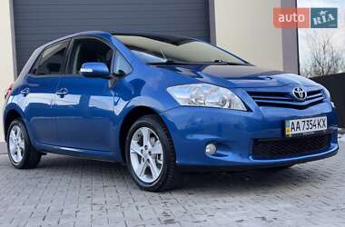 Хетчбек Toyota Auris 2011 в Стрию