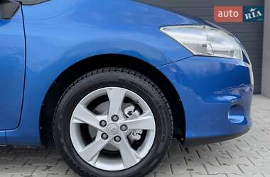 Хетчбек Toyota Auris 2011 в Стрию