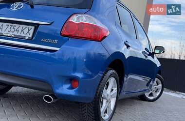 Хетчбек Toyota Auris 2011 в Стрию