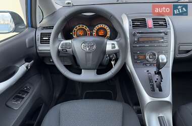 Хетчбек Toyota Auris 2011 в Стрию