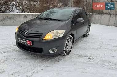 Хэтчбек Toyota Auris 2011 в Киеве