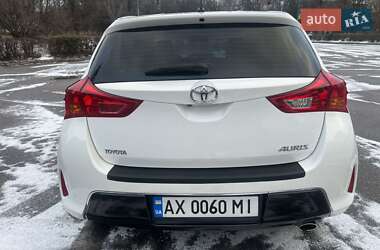 Хэтчбек Toyota Auris 2014 в Киеве