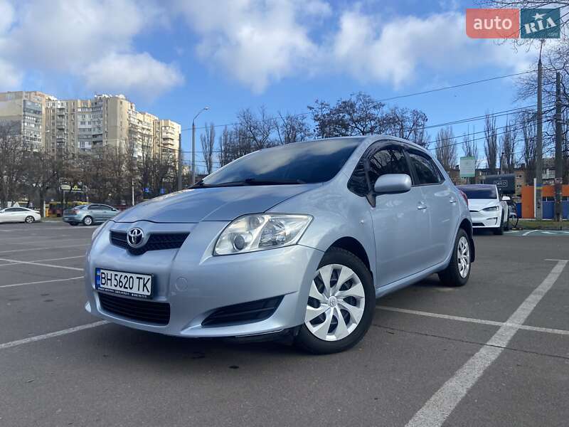 Хэтчбек Toyota Auris 2009 в Одессе