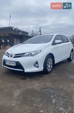 Хетчбек Toyota Auris 2013 в Чугуєві