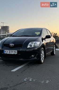 Хэтчбек Toyota Auris 2008 в Киеве