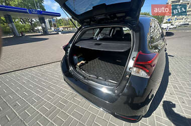 Универсал Toyota Auris 2015 в 