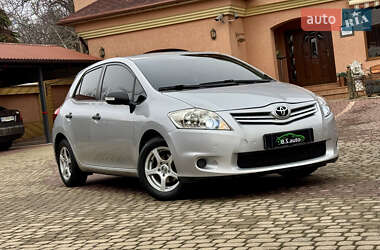 Хетчбек Toyota Auris 2011 в Мукачевому