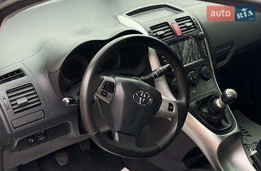 Хетчбек Toyota Auris 2011 в Мукачевому