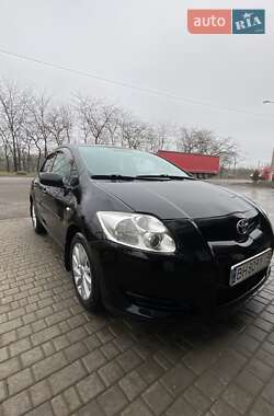 Хэтчбек Toyota Auris 2008 в Черноморске