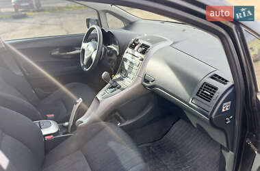 Хэтчбек Toyota Auris 2008 в 