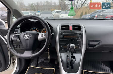 Хэтчбек Toyota Auris 2011 в Харькове