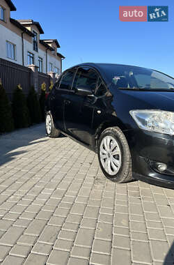 Хэтчбек Toyota Auris 2008 в Ровно