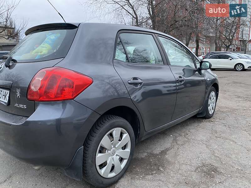 Хэтчбек Toyota Auris 2008 в Киеве