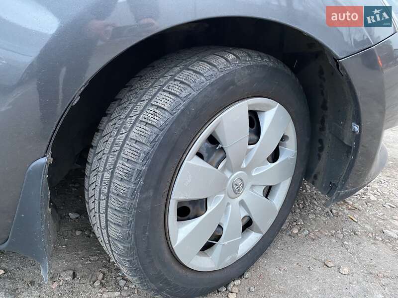 Хэтчбек Toyota Auris 2008 в Киеве