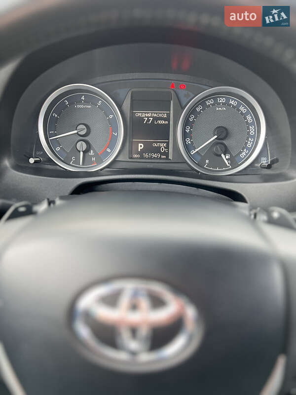 Хэтчбек Toyota Auris 2013 в Жмеринке