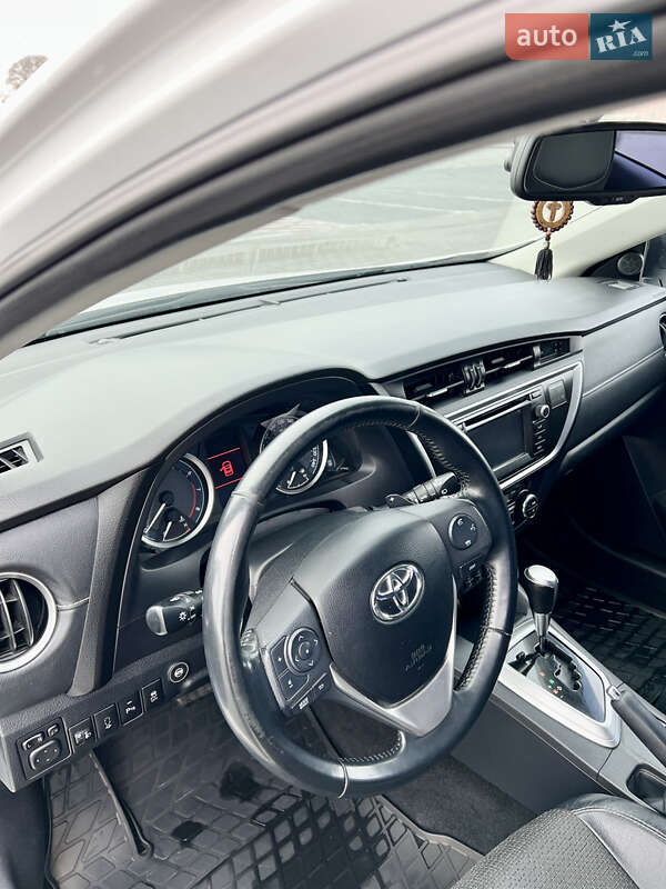 Хэтчбек Toyota Auris 2013 в Жмеринке