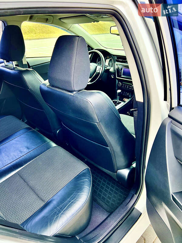 Хэтчбек Toyota Auris 2013 в Жмеринке