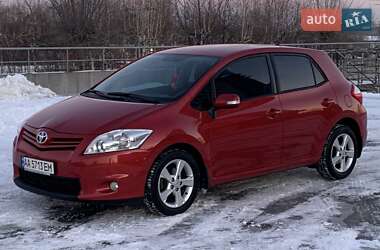 Хэтчбек Toyota Auris 2011 в Киеве