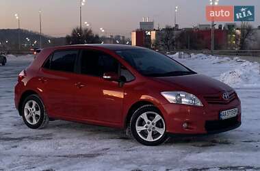 Хэтчбек Toyota Auris 2011 в Киеве