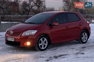 Хэтчбек Toyota Auris 2011 в Киеве