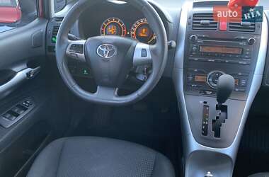 Хэтчбек Toyota Auris 2011 в Киеве