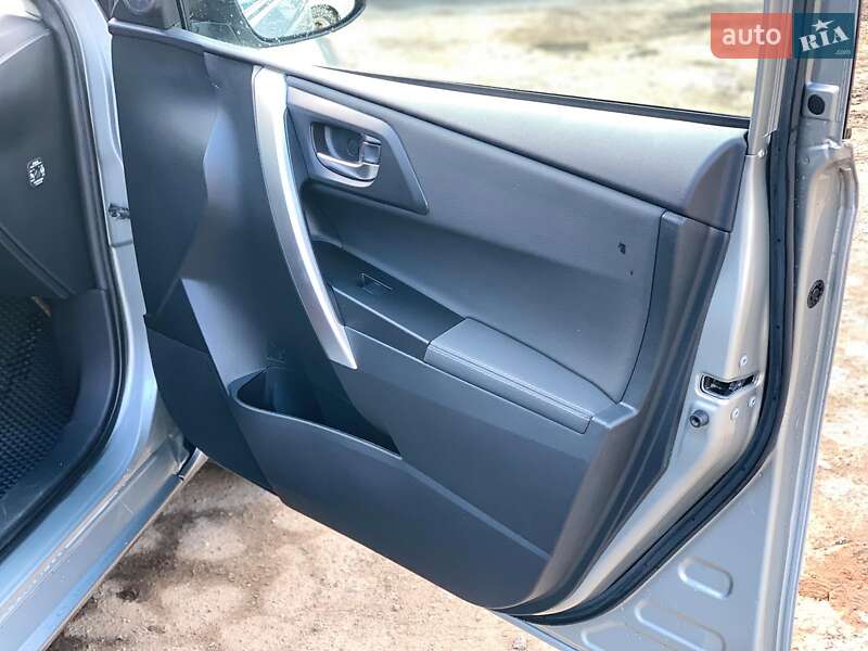 Универсал Toyota Auris 2014 в Виннице