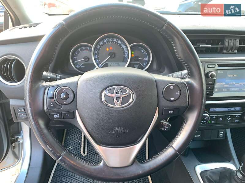 Универсал Toyota Auris 2014 в Виннице