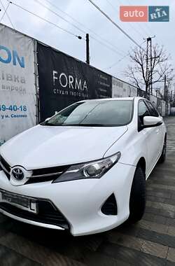 Хетчбек Toyota Auris 2013 в Сваляві