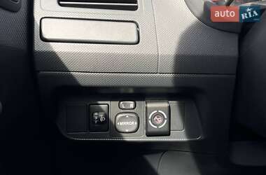 Хэтчбек Toyota Auris 2008 в 